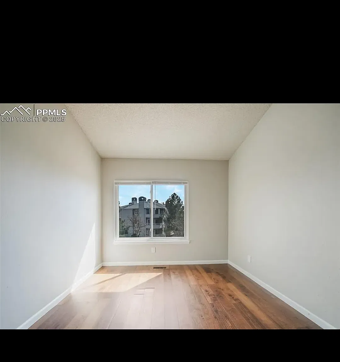 2 bed, 1150 sqft, $1,700 — Photo 2