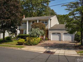 18 Eileen Way, Edison, NJ 08837