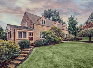 820 Ridgeview Dr, Mt Lebanon, PA 15228