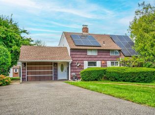 70 Ripple Ln, Levittown, NY 11756