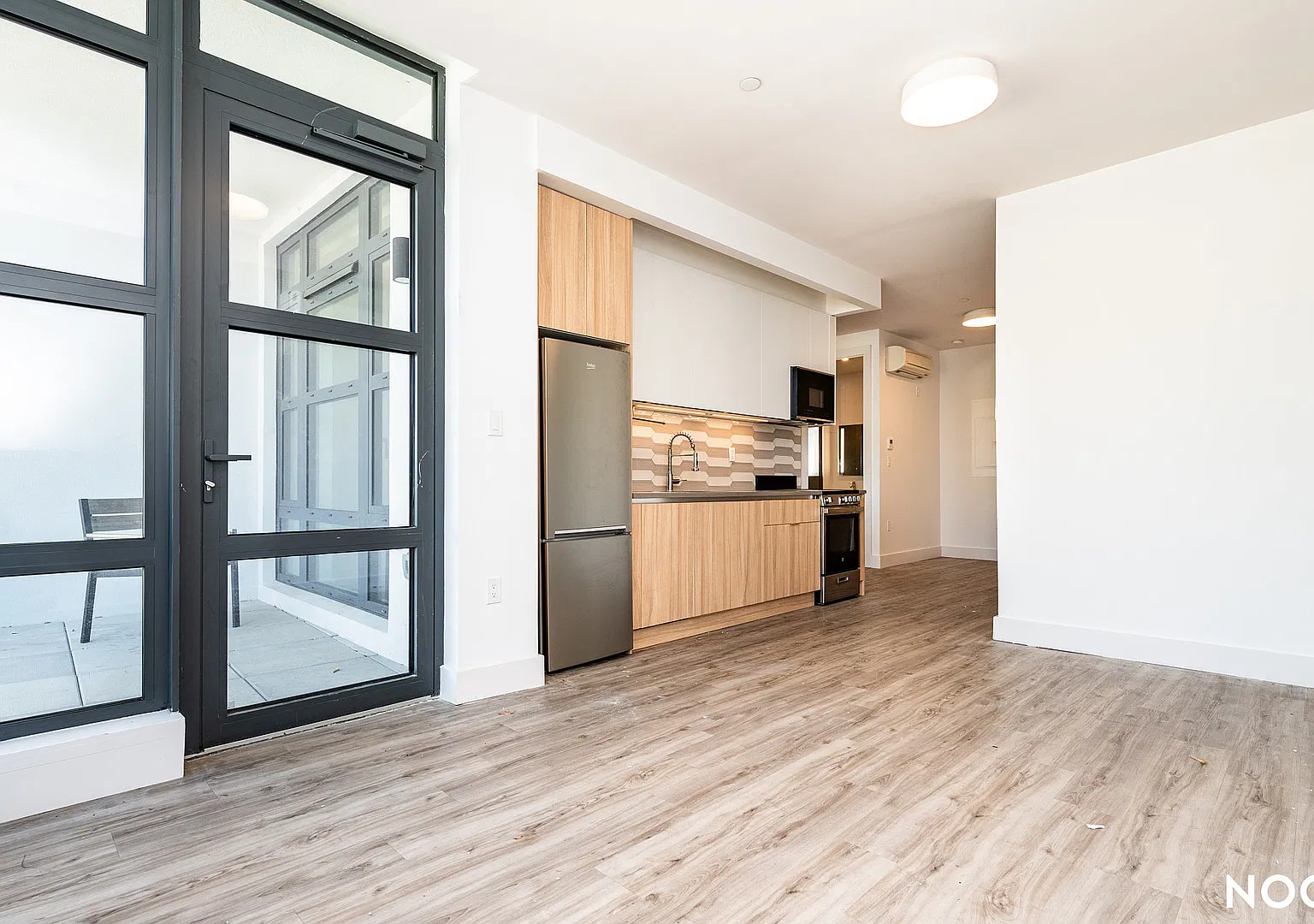 584 Fourth Avenue — Photo 3