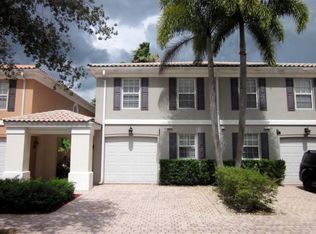 5685 Cove Cir, Naples, FL 34119