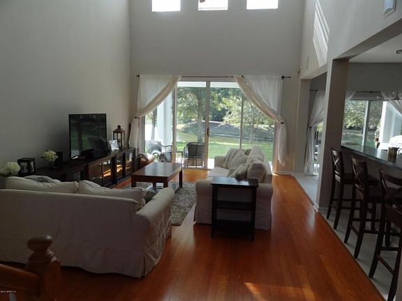 4th image of 3936 Hillstead Ln