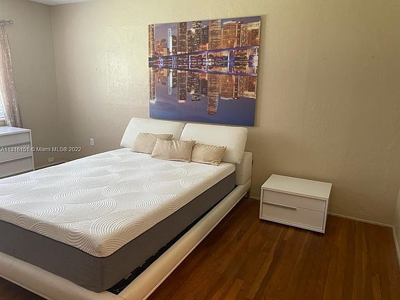 5th image of 9125 Carlyle Ave #9125