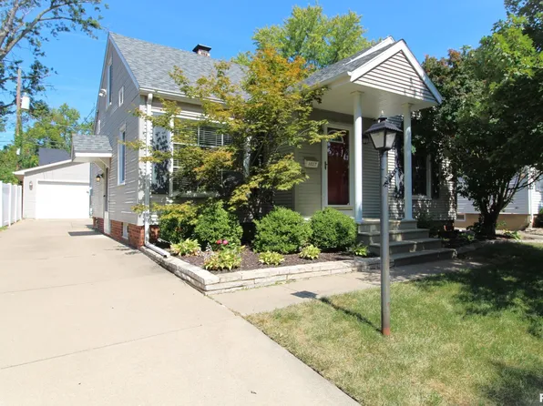 1027 E Elmhurst Ave, Peoria, IL 61603