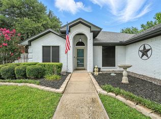 1411 Derby Dr, Kennedale, TX 76060