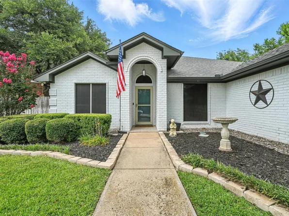 1411 Derby Dr, Kennedale, TX 76060