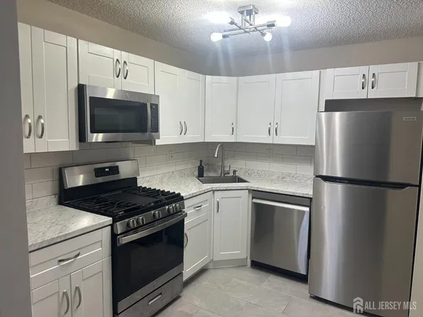 41 Brighton Way, North Brunswick, NJ 08902