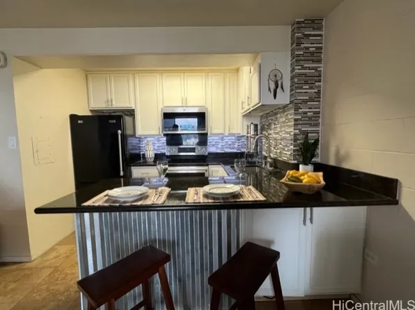 1415 Victoria St APT 908, Honolulu, HI 96822