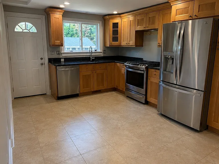 560 Old Town Rd — Photo 6