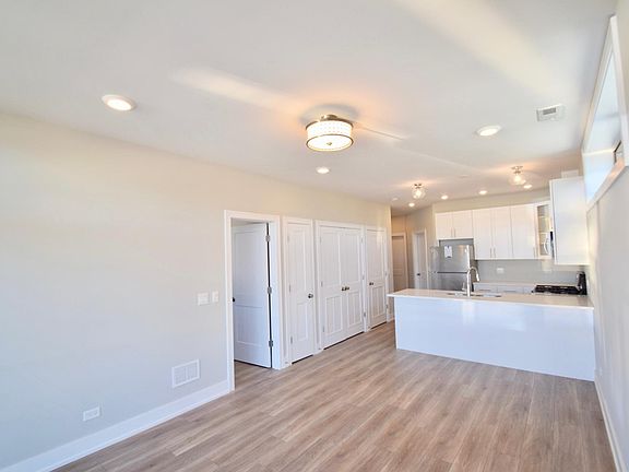 5th image of 2643 W Lawrence Ave #2N
