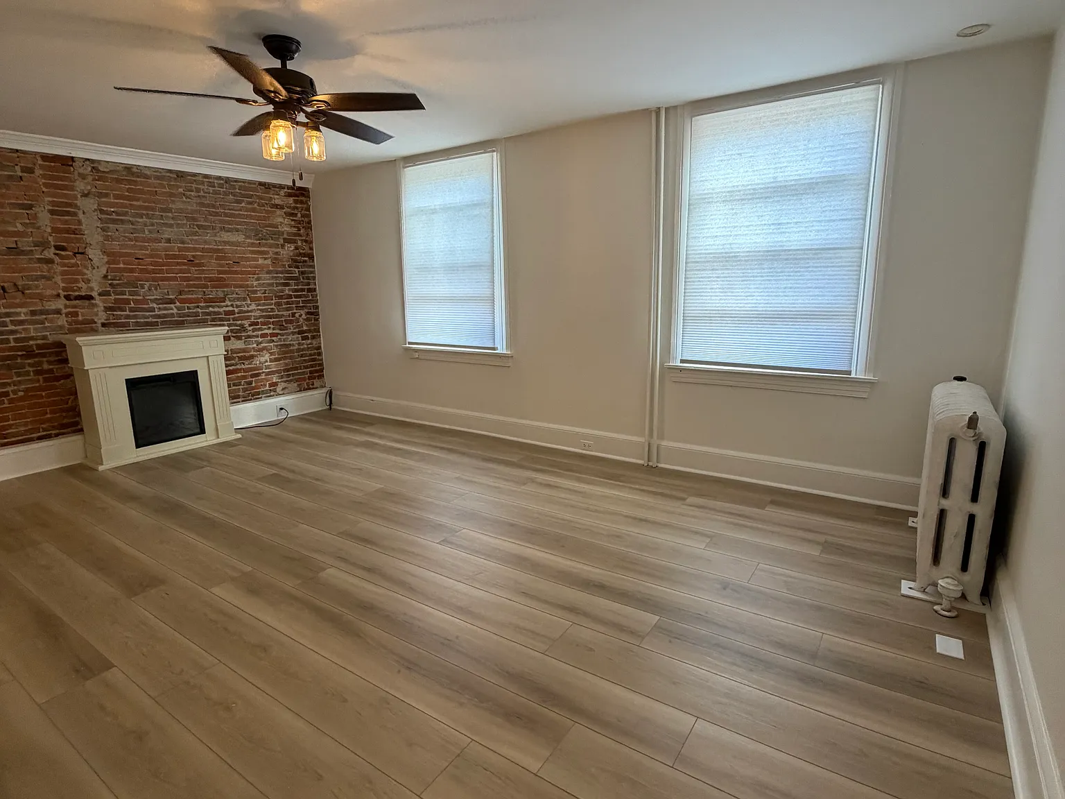 2 bed, 1600 sqft, $2,349 — Photo 3