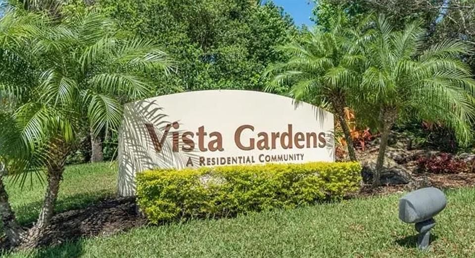 1st image of 25 Vista Gardens Trl