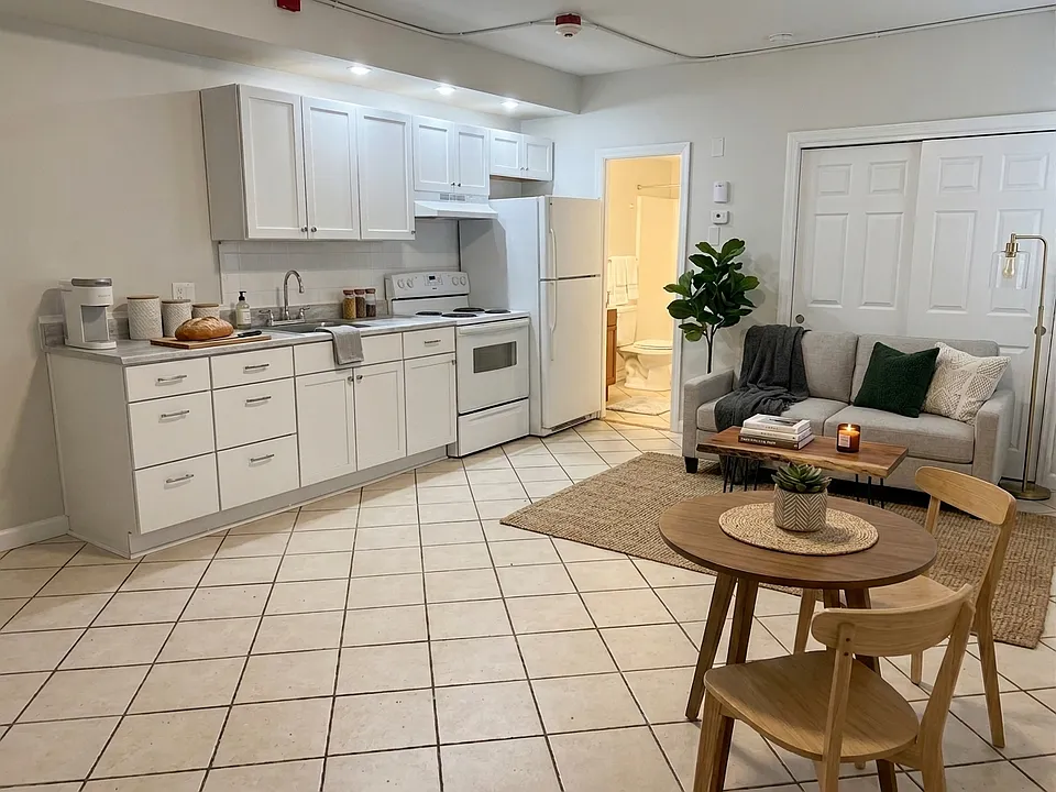 145 Archambault Ave #4
