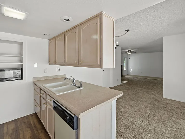 826 San Antonio Pl — Photo 12