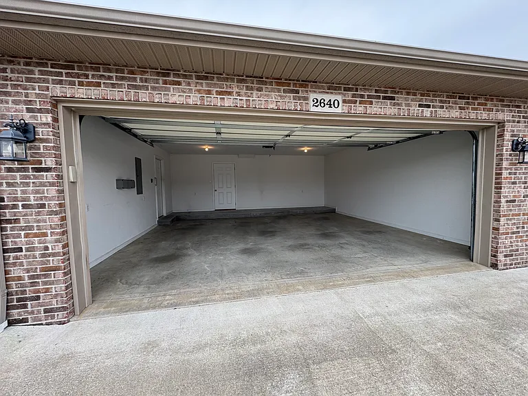 2640 Watson Dr — Photo 2