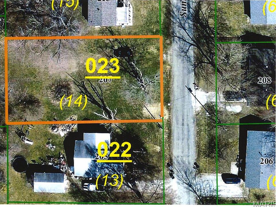 2nd image of 209 Sunset Dr