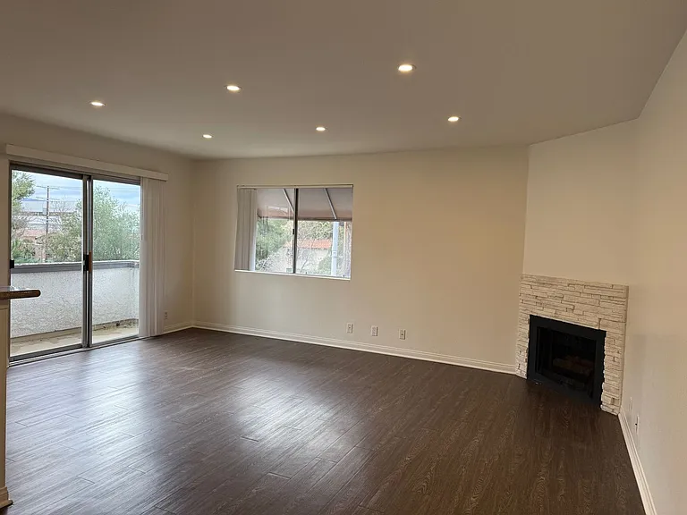 5400 Radford Ave — Photo 5