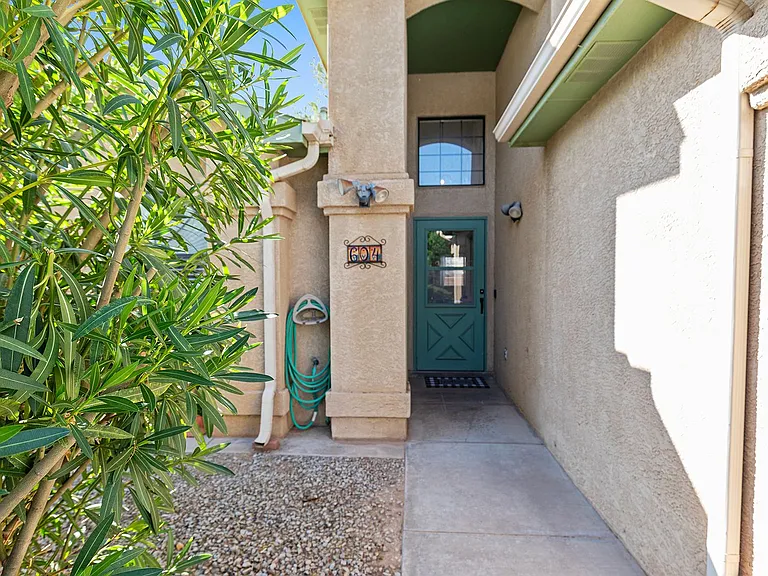 604 Venus Ave — Photo 3
