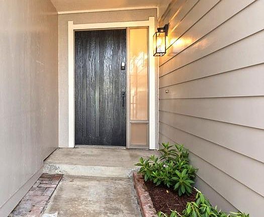 3rd image of 3949 Fairfax Way