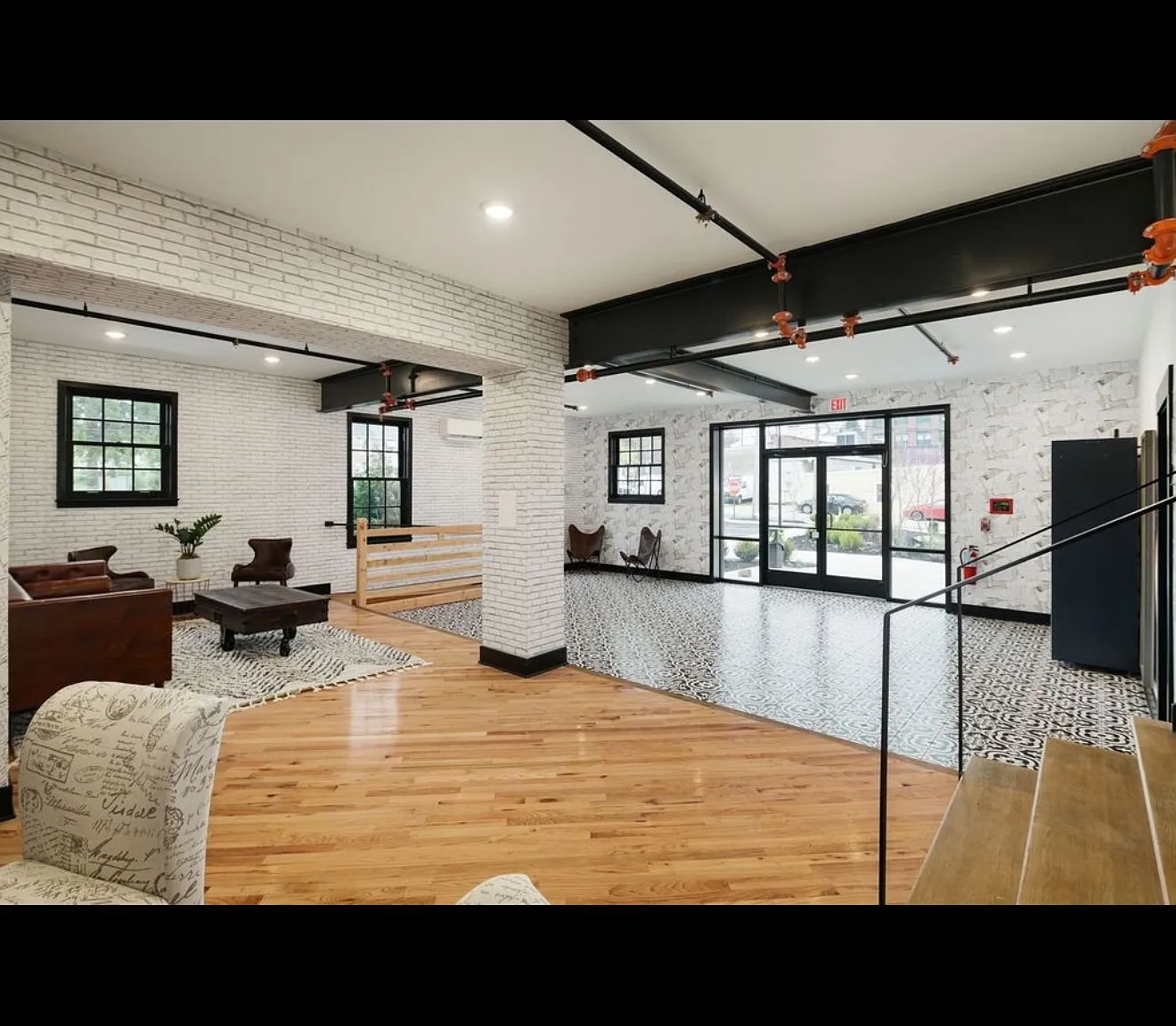 345 Walnut St — Photo 1