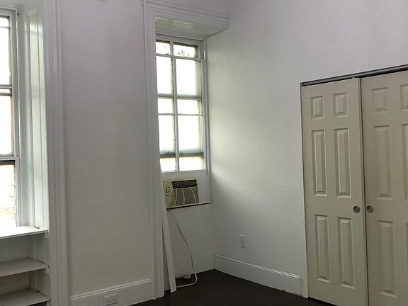 2nd image of 520 Woodland Ter APT 1F