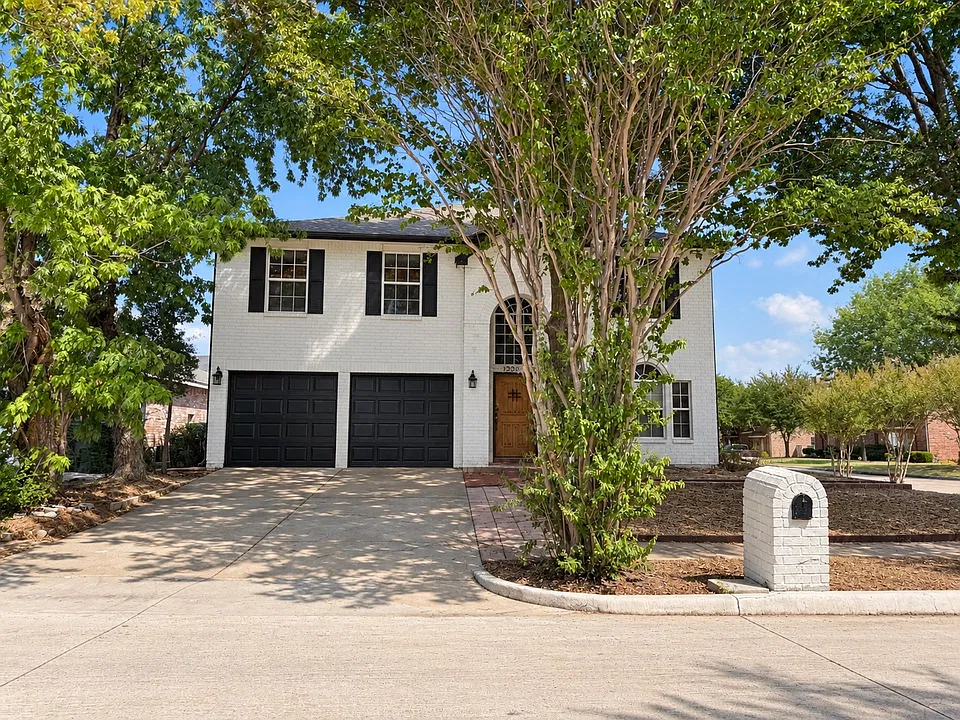1330 Kensington Ct