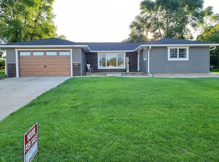 909 E 6th St, Webster, SD 57274