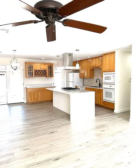 8620 E Rancho Vista Dr — Photo 4