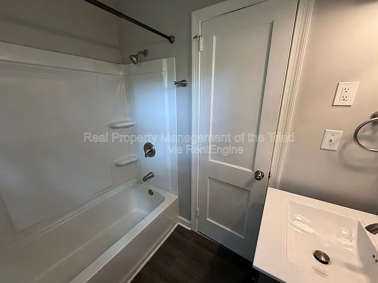 2331 W Cornwallis Dr — Photo 8