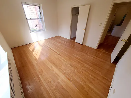 Rented by Metro Garden Realty NYC | media 9