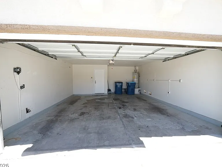 916 Clubview Dr — Photo 32