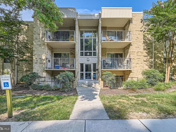 4 Mountbatten Ct APT 102, Gwynn Oak, MD 21207