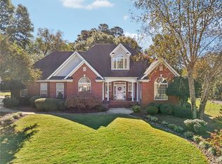102 Lockmere Ct, Easley, SC 29642