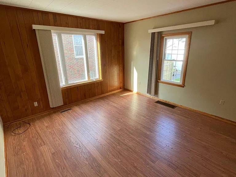 1940 Manhattan Ave — Photo 13