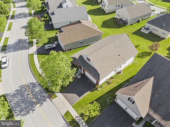 5th image of 288 Gaston Ln