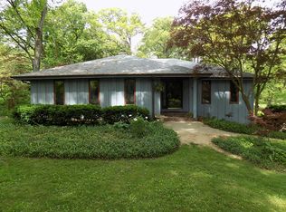 2S240 Center Ave, Wheaton, IL 60189