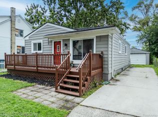 46 W Mapledale Ave, Hazel Park, MI 48030