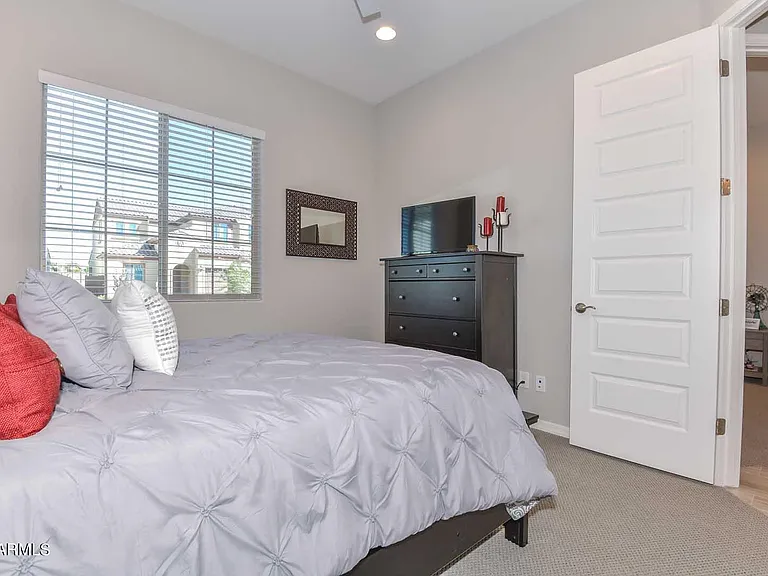 9661 W Patrick Ln — Photo 36