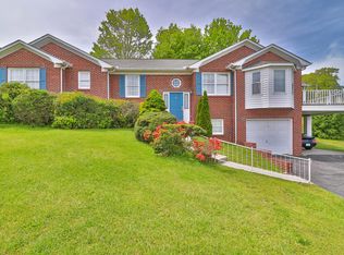 1000 Little Mountain Ln, Lenoir City, TN 37771