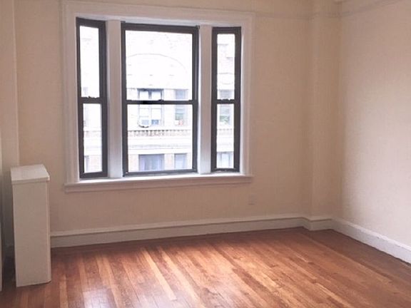 3rd image of 350 W 55th St APT 9A