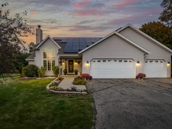 517 S Elizabeth St, Whitewater, WI 53190