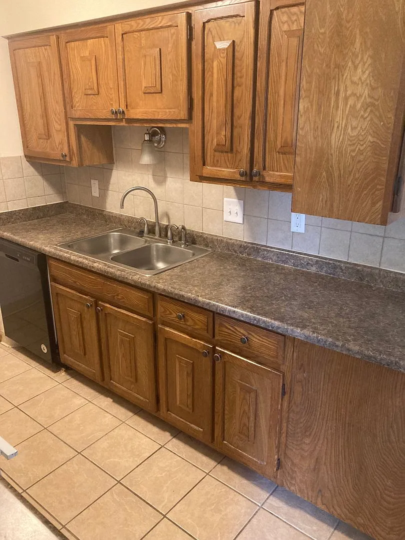 Forest Place Apartments — Photo 4