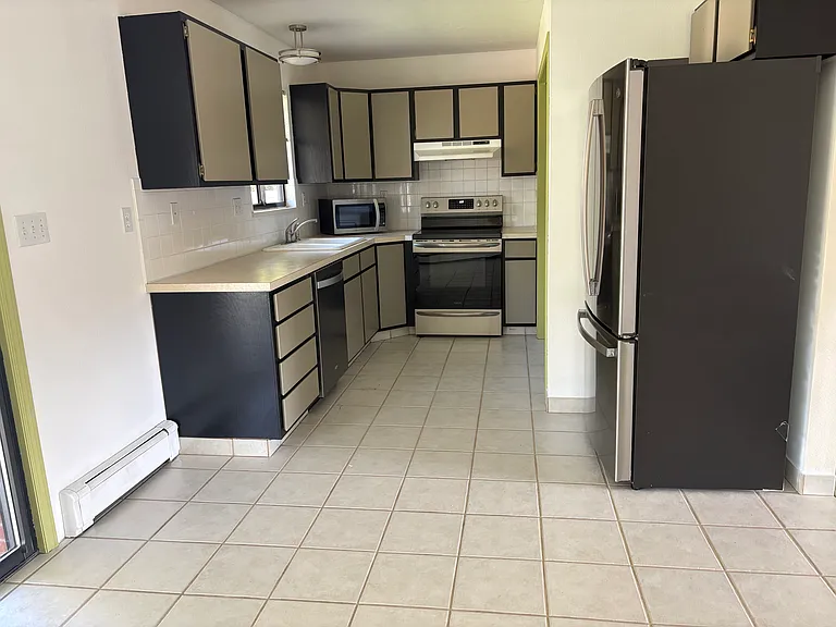 1316 Kent Ave — Photo 7