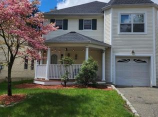 26 Wakefield Pl, Caldwell, NJ 07006