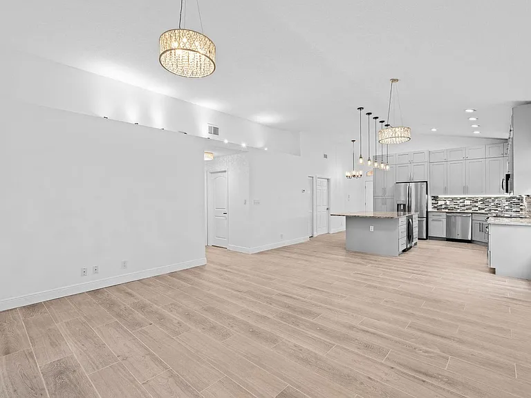 5122 Elpine Way — Photo 8