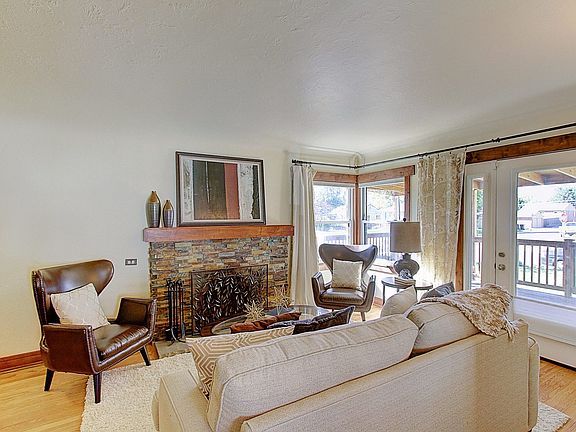 5th image of 1111 E Wesley Ave