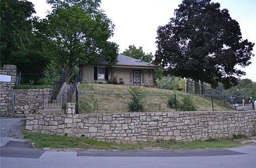 1st image of 1000 Dodson Ave