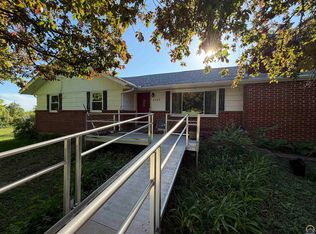 5721 SW Wanamaker Rd, Topeka, KS 66610