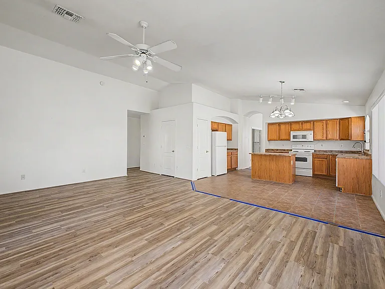 4649 E Augusta Ave — Photo 7